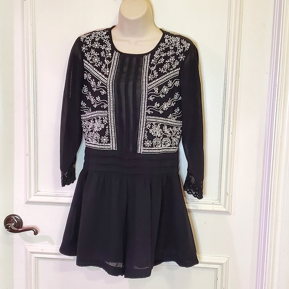 ASOS Collection Black and White Embroidered Romper, Size 6 - Picture 11 of 16